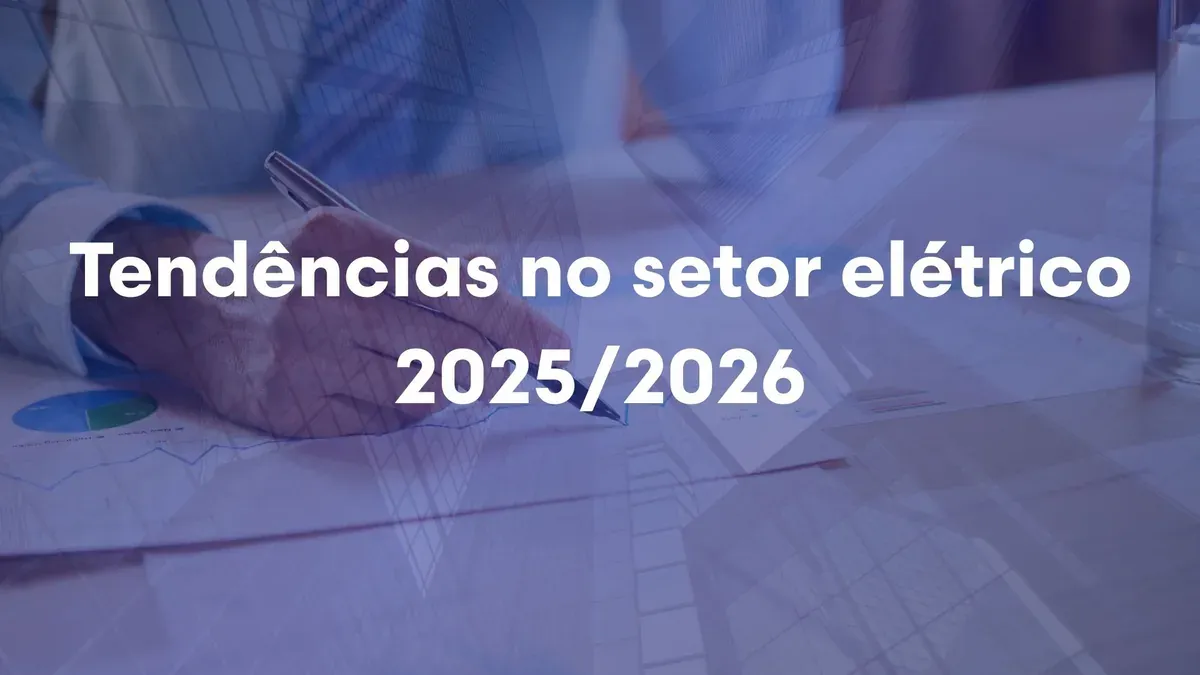 Painel de controle de subestação com indicadores de operação