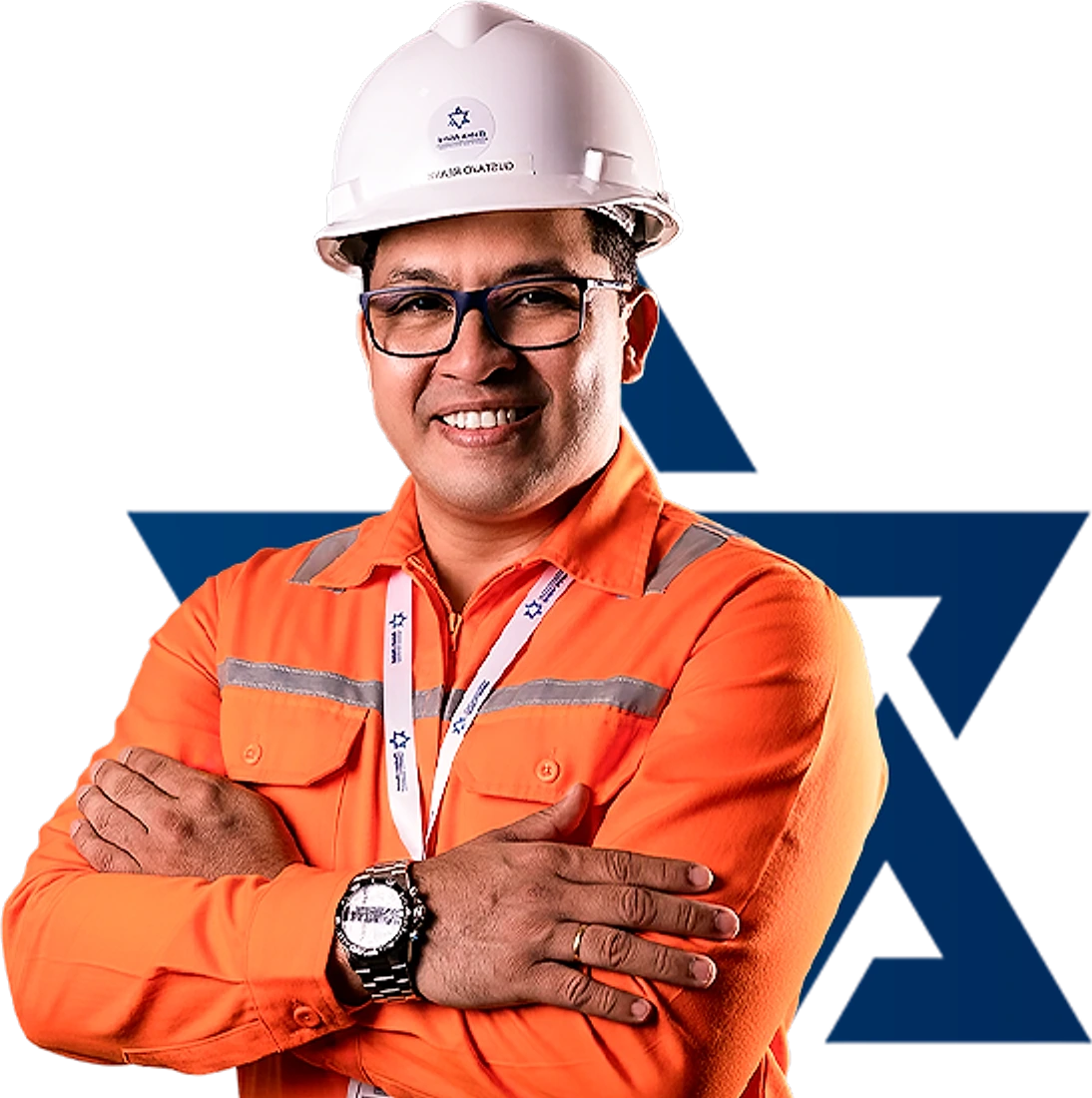 Profissional da Shalom Adonai com capacete e uniforme de campo